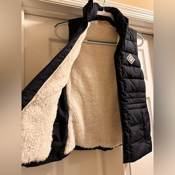 Sherpa lined vest - Picture 4 of 11